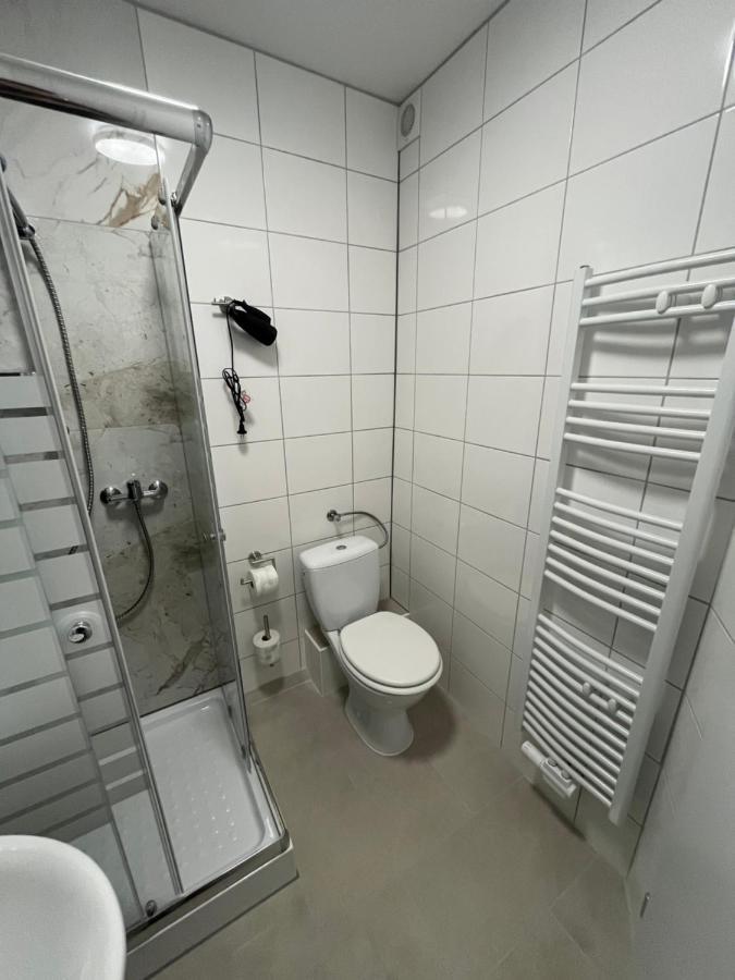 Uebernachtung By Tag Apartment Kassel Bagian luar foto
