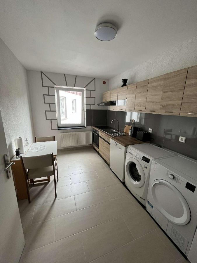 Uebernachtung By Tag Apartment Kassel Bagian luar foto